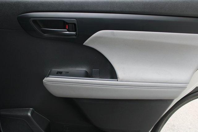 used 2023 Toyota Highlander car, priced at $29,147