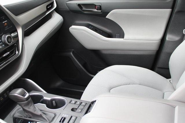 used 2023 Toyota Highlander car, priced at $29,147