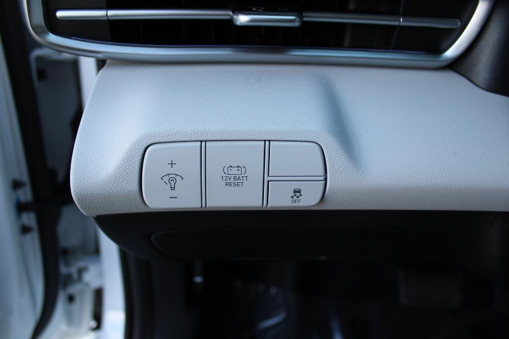 new 2026 Hyundai ELANTRA HEV car, priced at $31,427