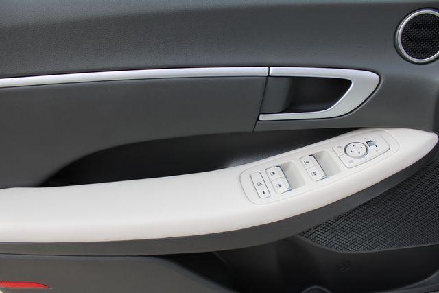 used 2025 Hyundai Sonata Hybrid car, priced at $28,017