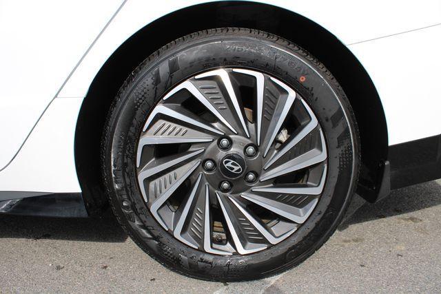 used 2025 Hyundai Sonata Hybrid car, priced at $28,017