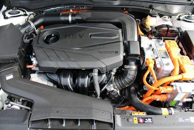 used 2025 Hyundai Sonata Hybrid car, priced at $28,017