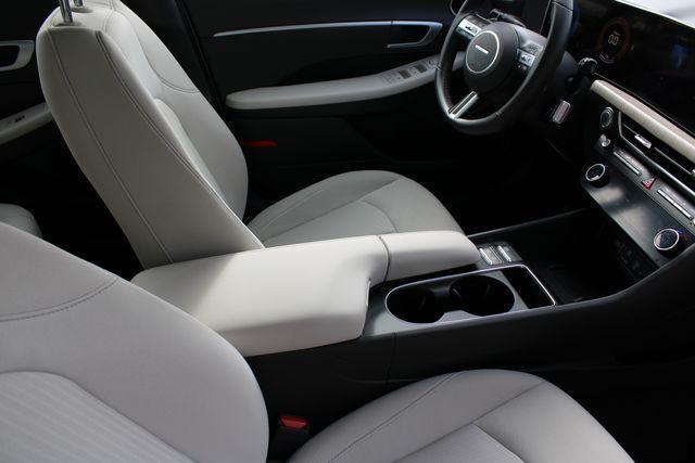 used 2025 Hyundai Sonata Hybrid car, priced at $28,017