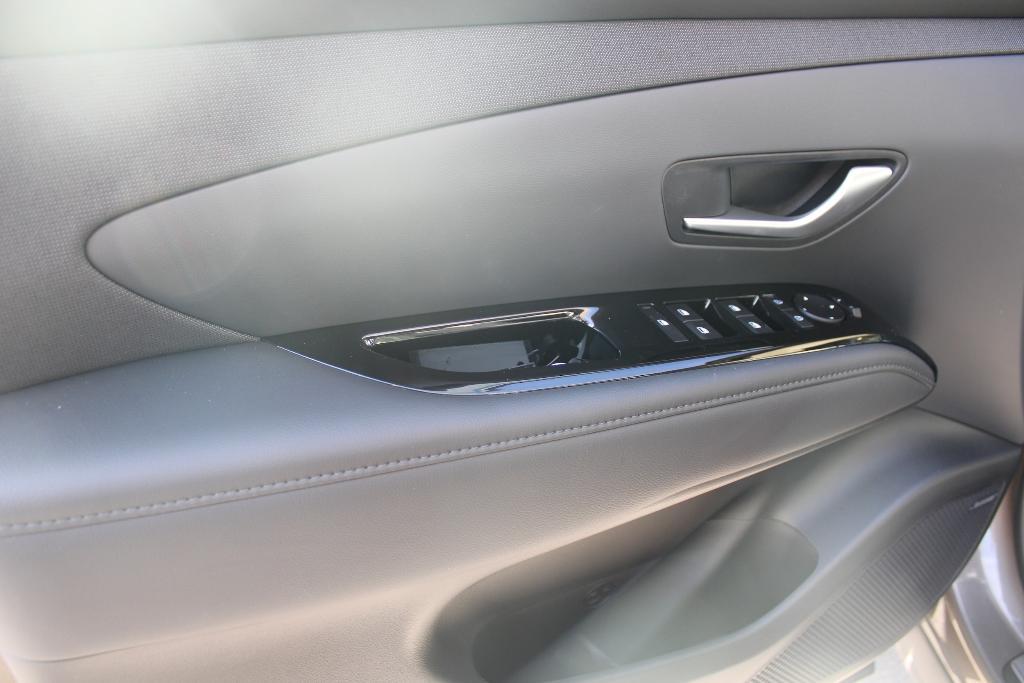 new 2026 Hyundai TUCSON Hybrid car, priced at $42,603