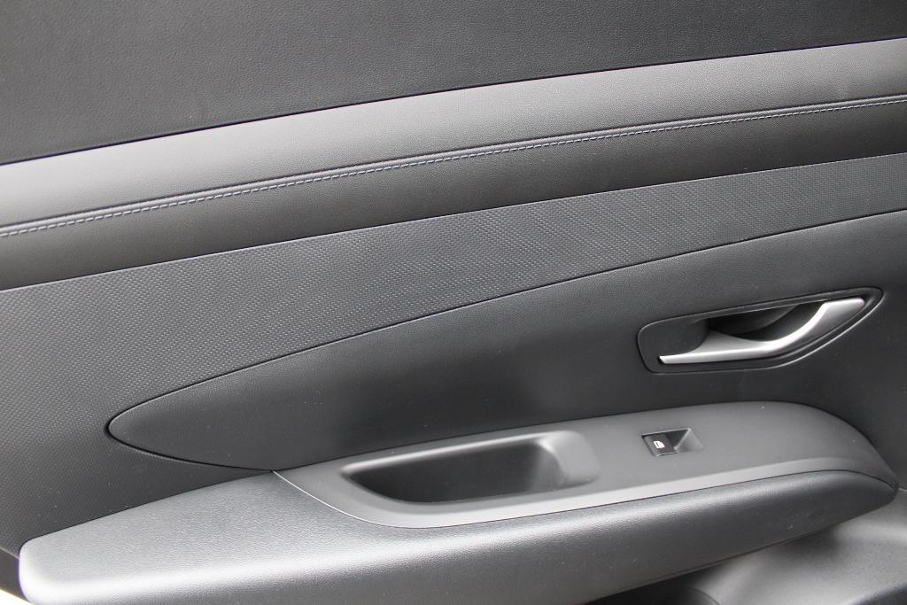 new 2026 Hyundai TUCSON Hybrid car, priced at $34,213