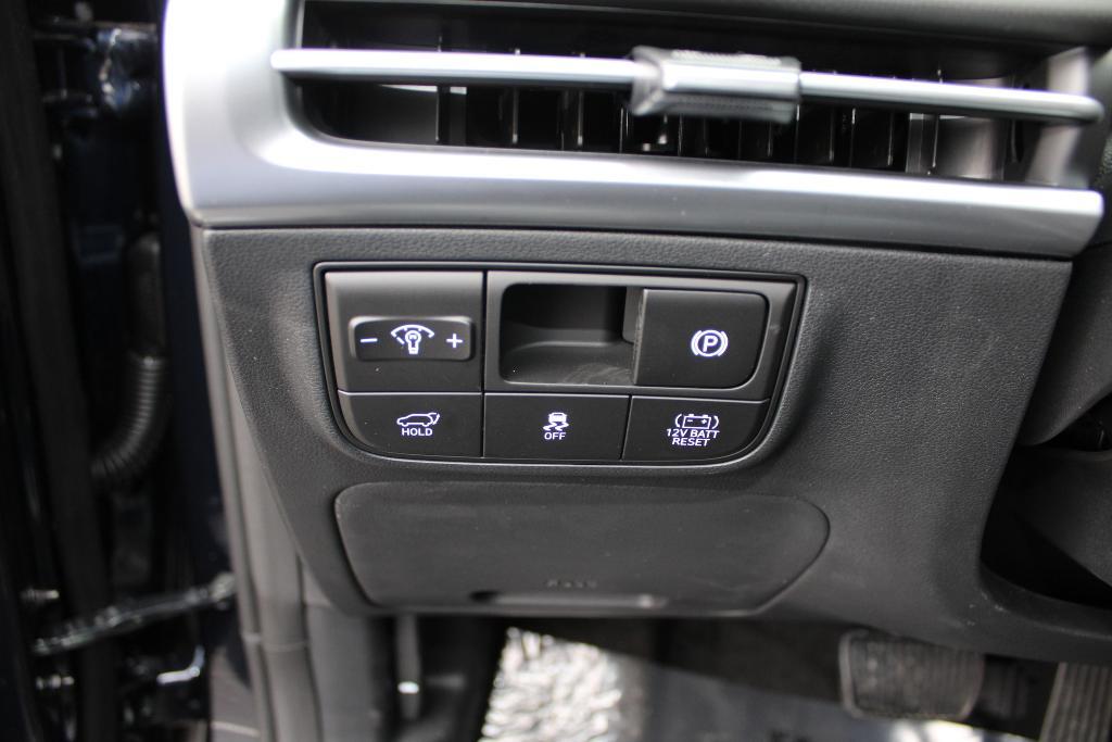 new 2026 Hyundai TUCSON Hybrid car, priced at $34,213