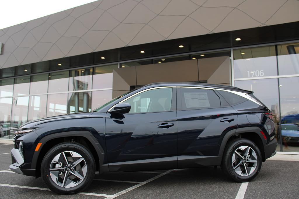 new 2026 Hyundai TUCSON Hybrid car, priced at $34,213