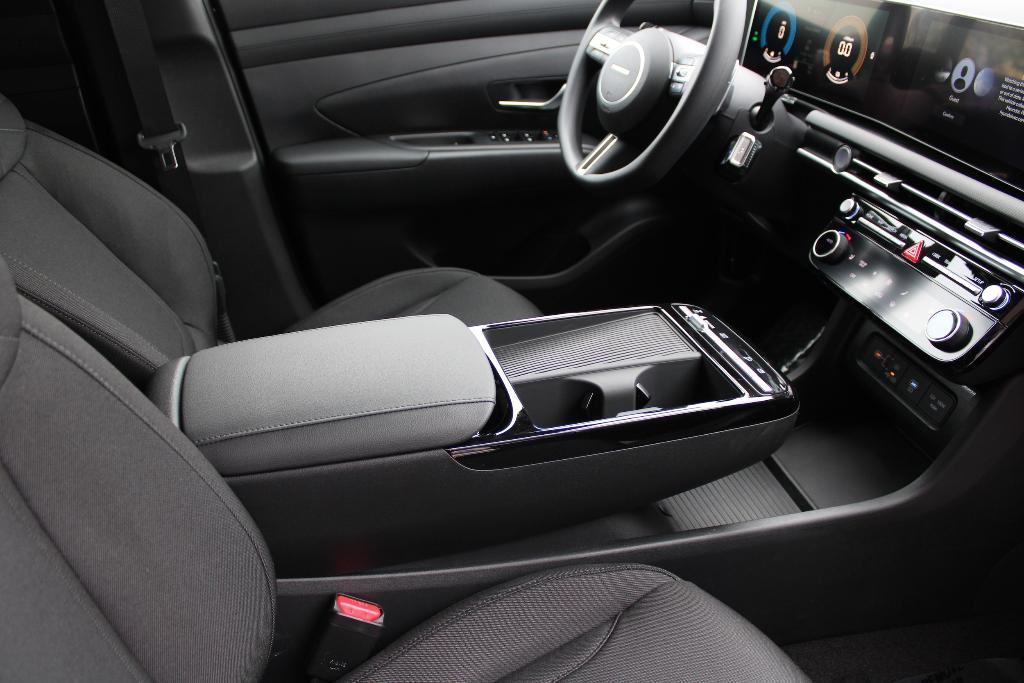 new 2026 Hyundai TUCSON Hybrid car, priced at $34,213