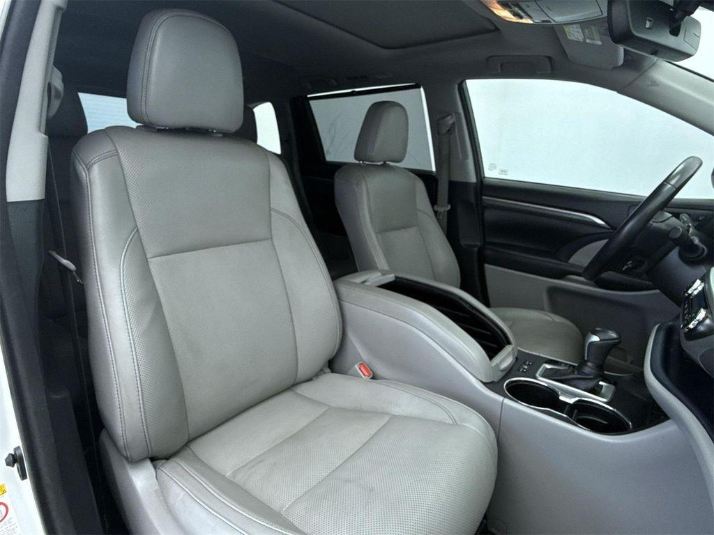 used 2018 Toyota Highlander car, priced at $21,928