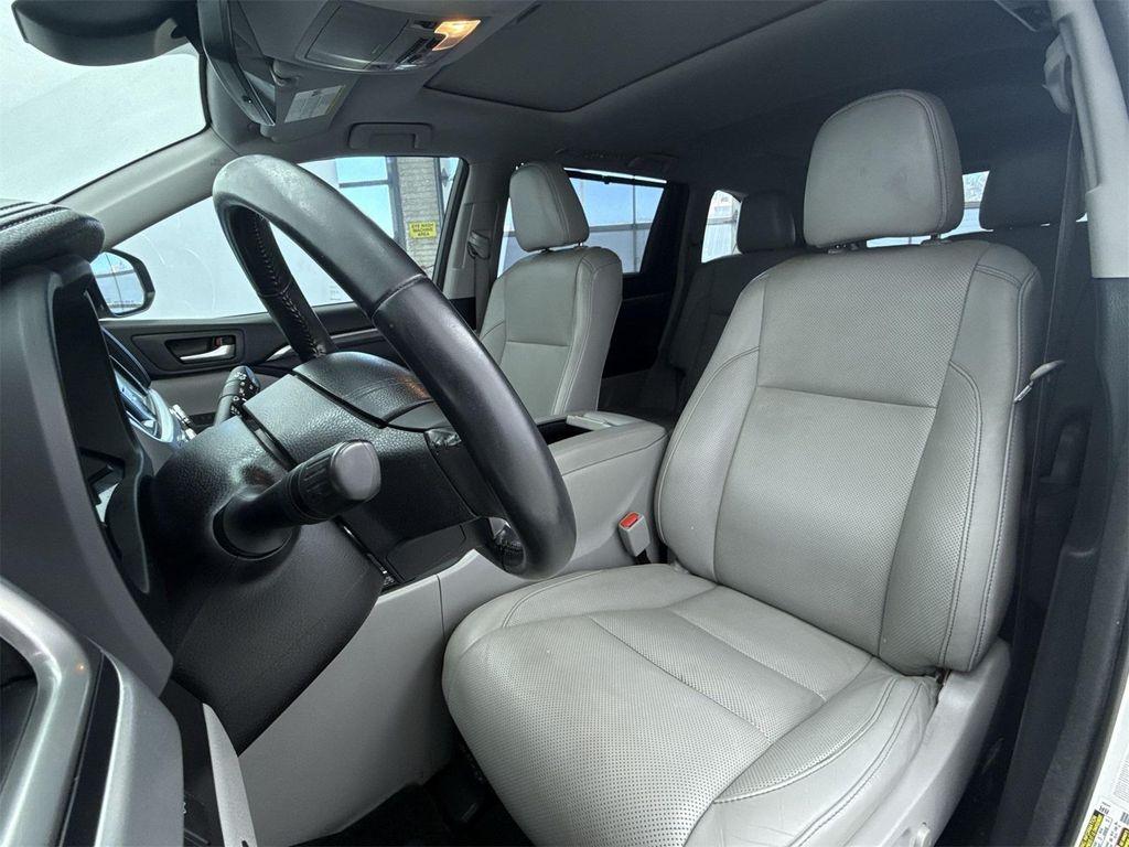 used 2018 Toyota Highlander car, priced at $21,928