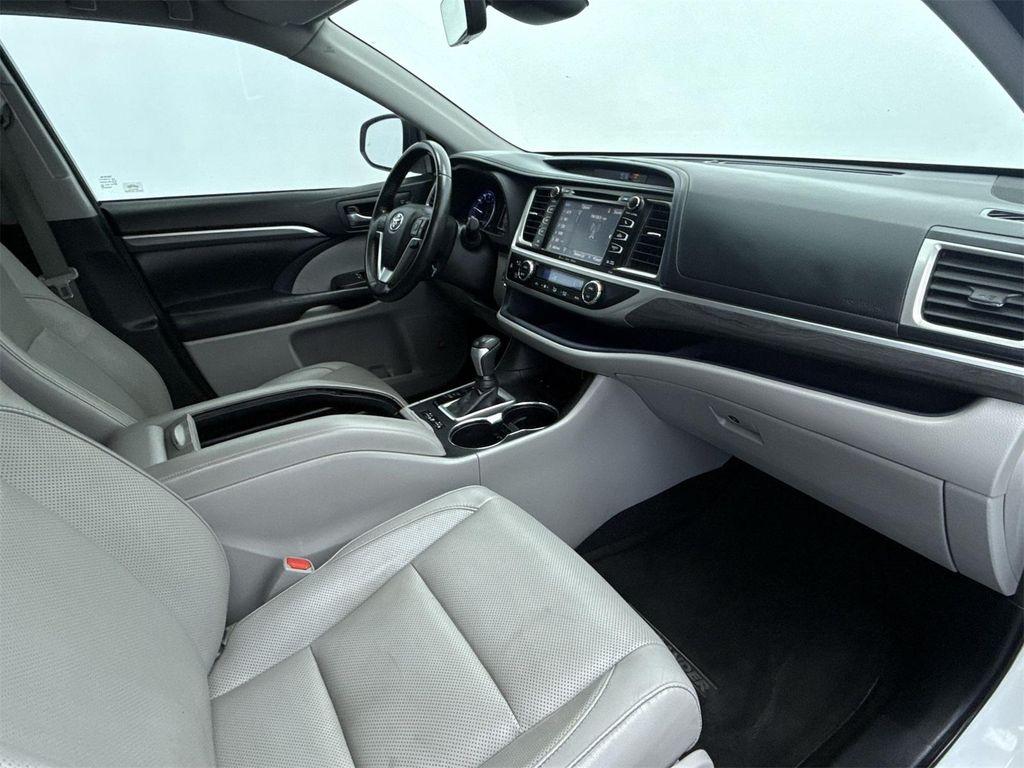 used 2018 Toyota Highlander car, priced at $21,928