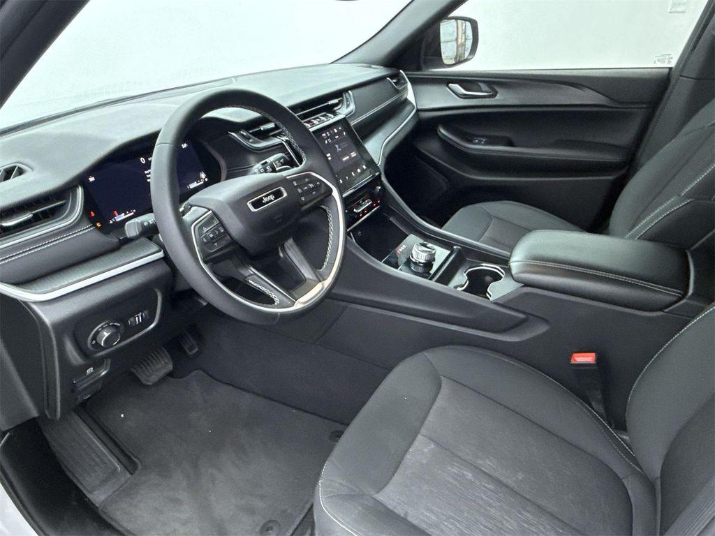 used 2024 Jeep Grand Cherokee car, priced at $28,788