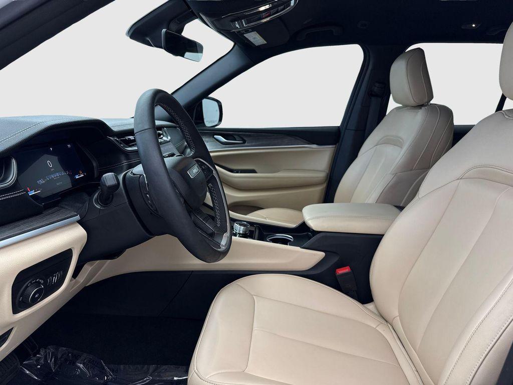 used 2025 Jeep Grand Cherokee car, priced at $36,778