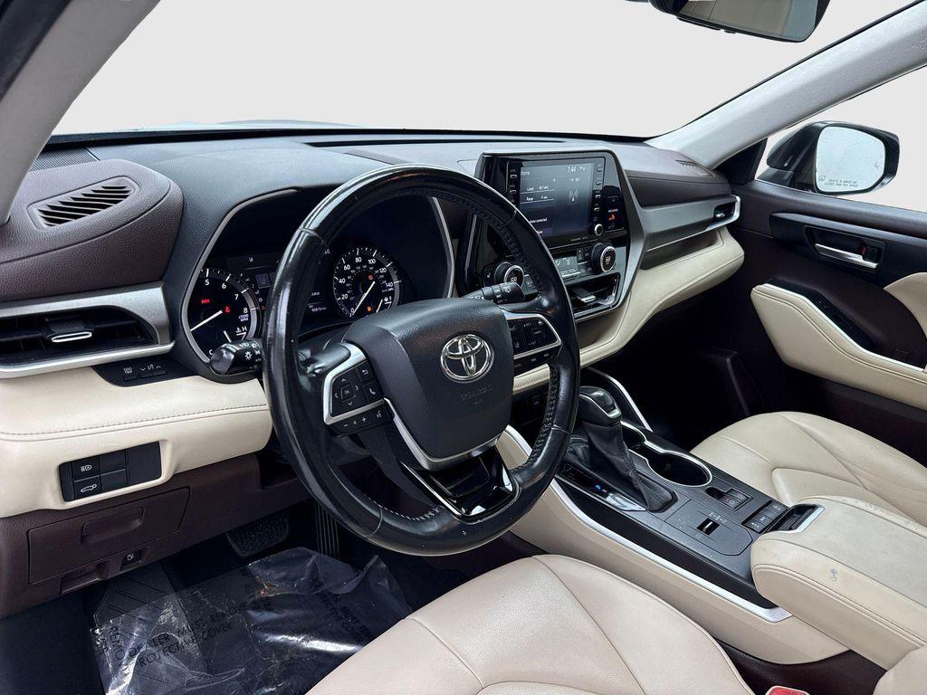 used 2021 Toyota Highlander car, priced at $25,588