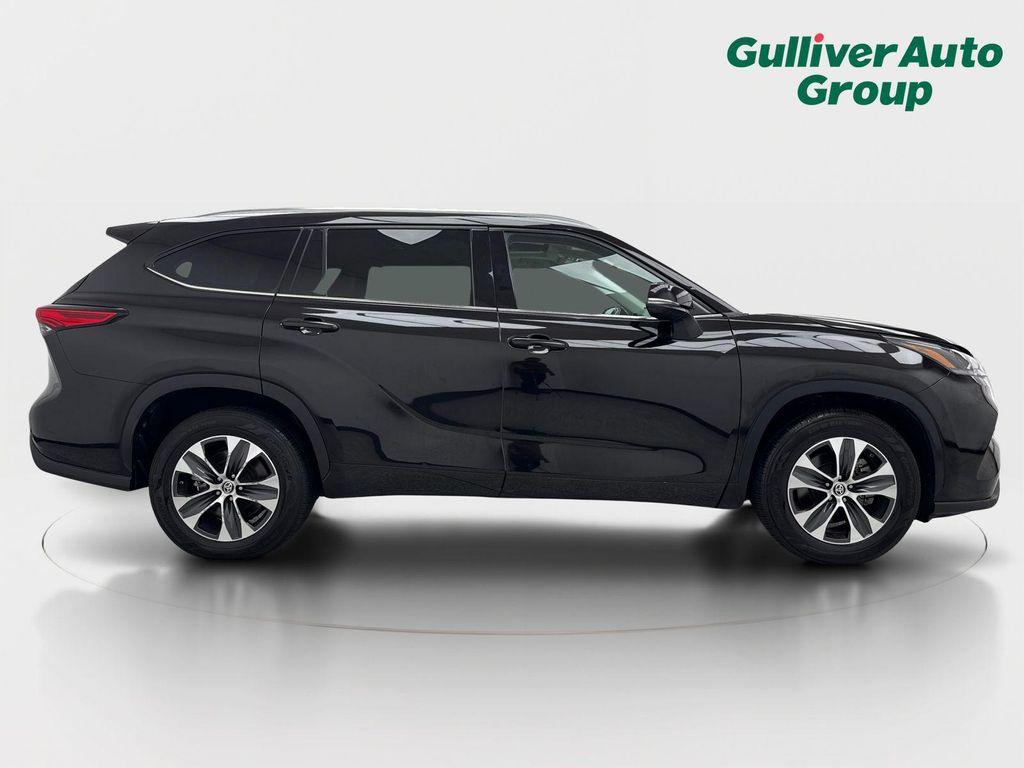 used 2021 Toyota Highlander car, priced at $25,588