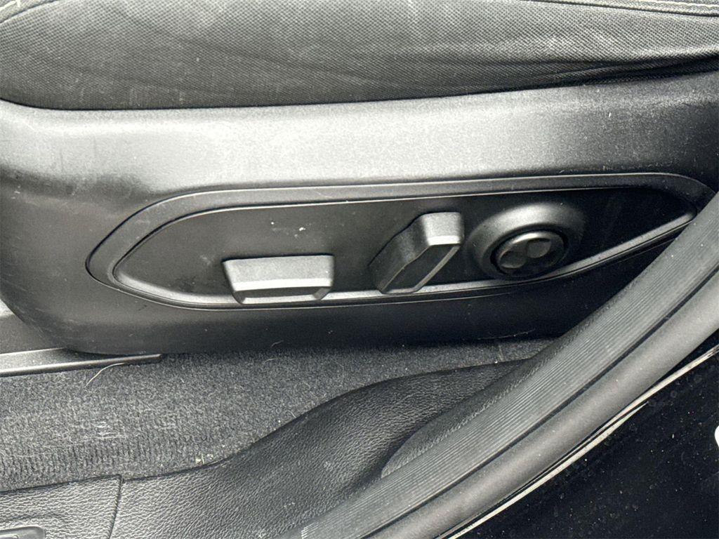 used 2024 Jeep Grand Cherokee L car, priced at $27,888