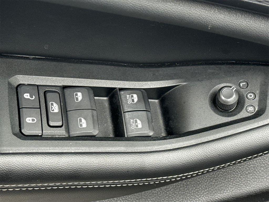 used 2024 Jeep Grand Cherokee L car, priced at $27,888