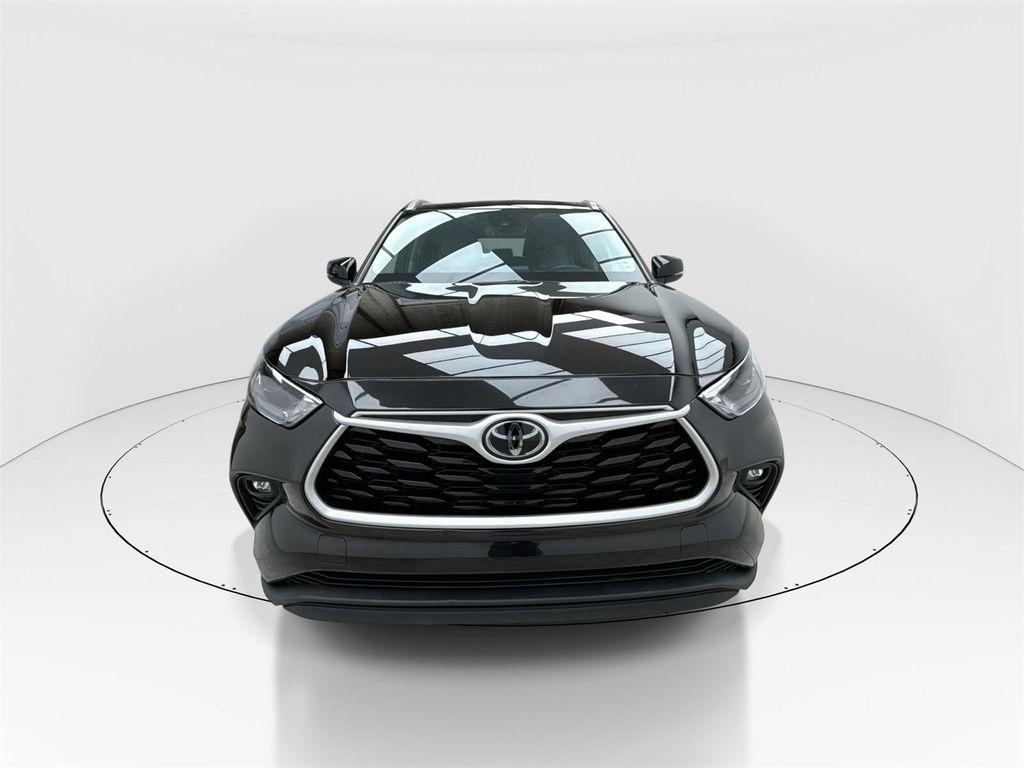 used 2022 Toyota Highlander car, priced at $29,048