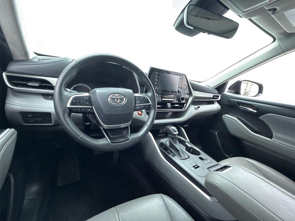 used 2022 Toyota Highlander car, priced at $29,048