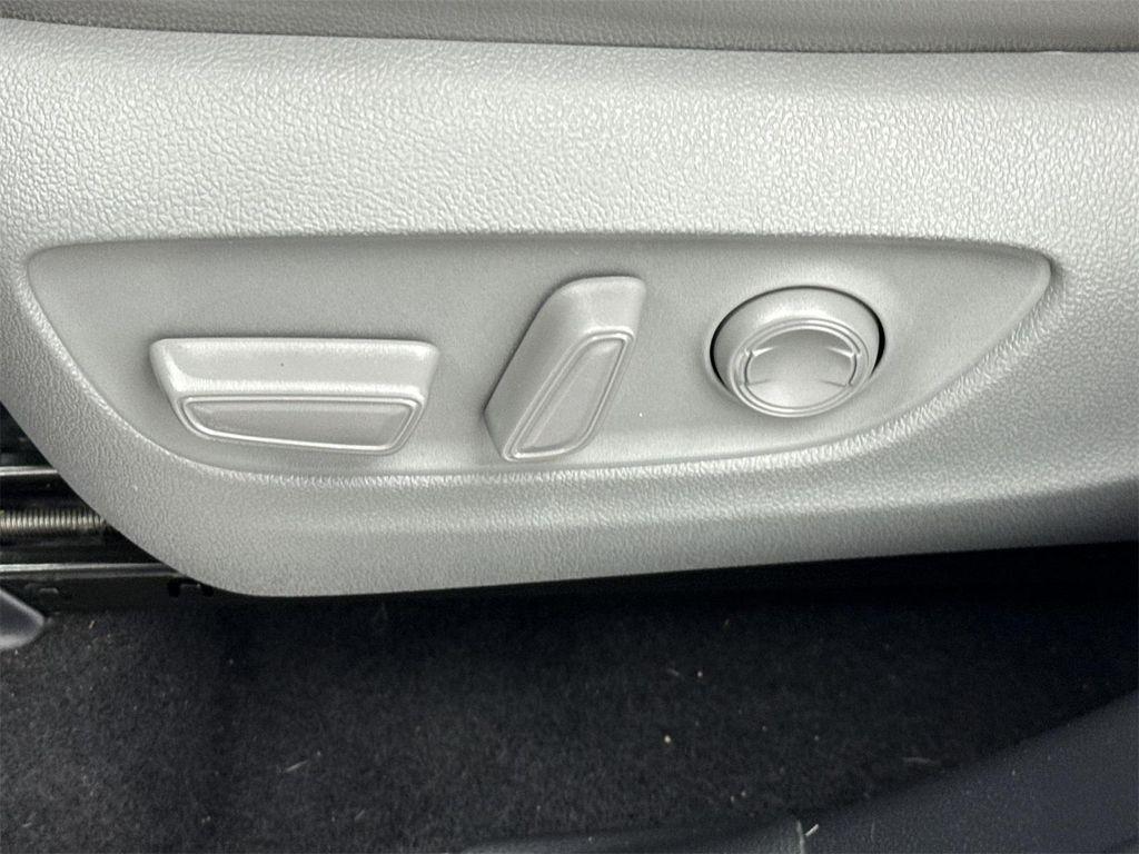 used 2021 Toyota Highlander Hybrid car, priced at $30,598