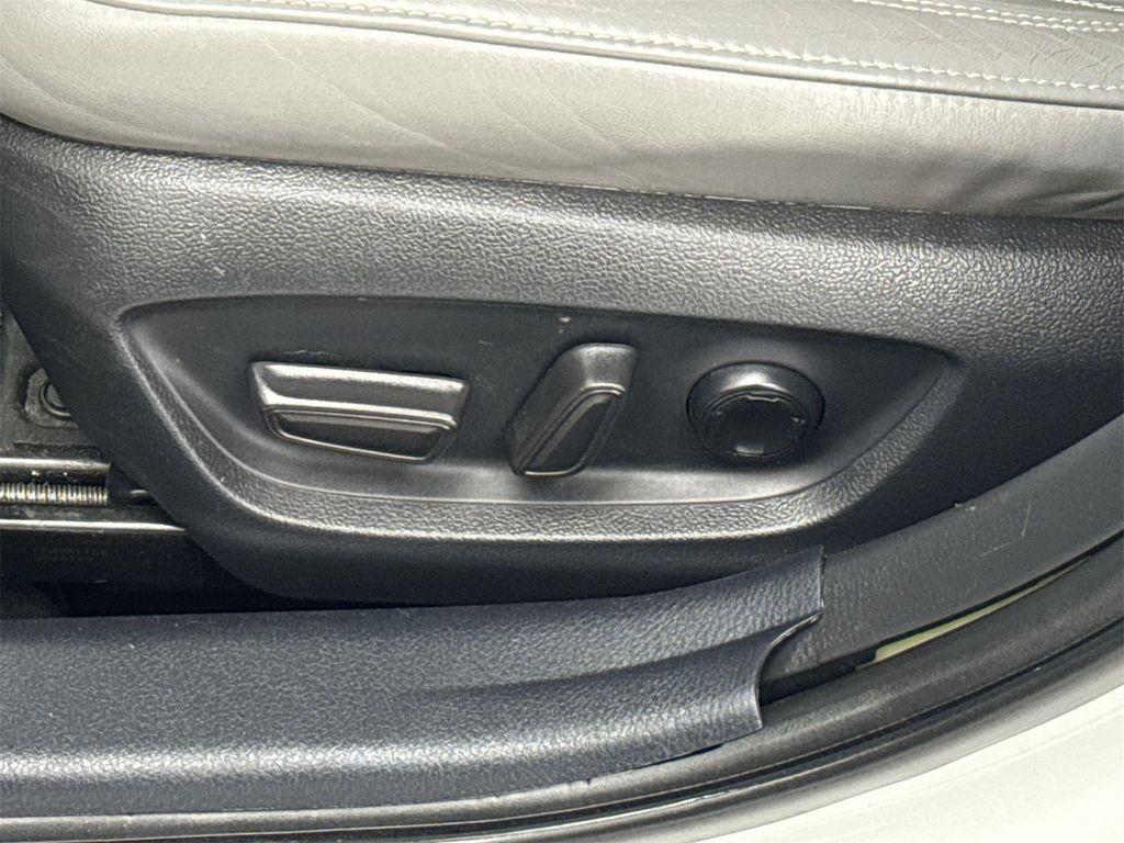 used 2020 Toyota Avalon Hybrid car, priced at $25,998