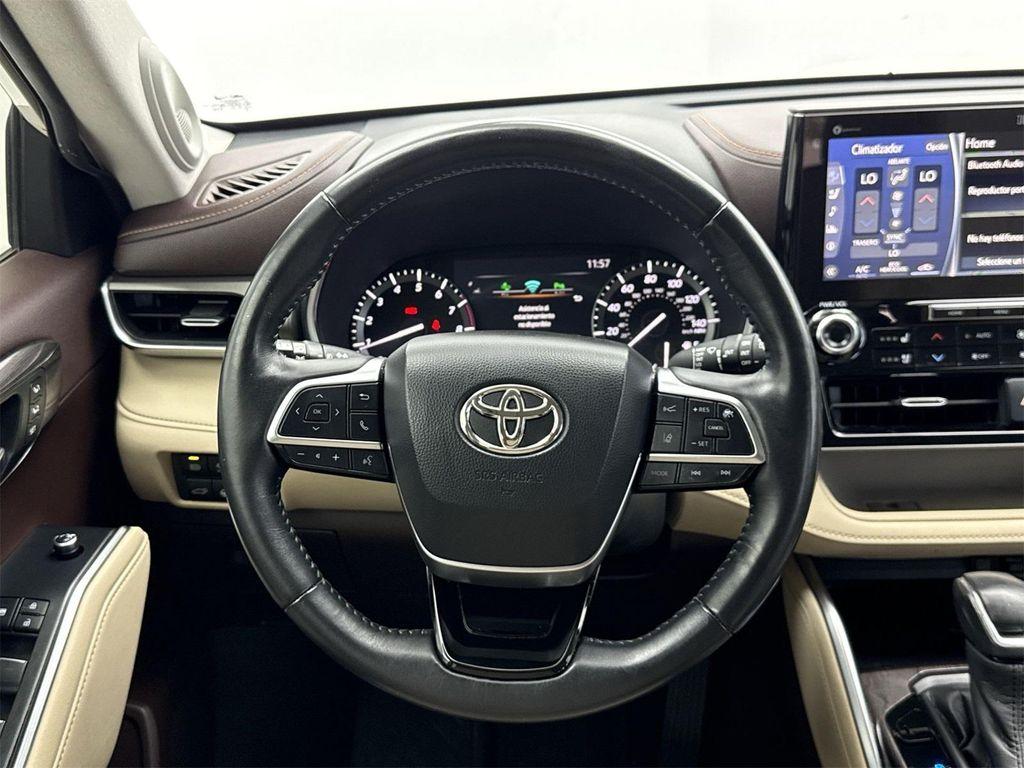 used 2020 Toyota Highlander car, priced at $24,428