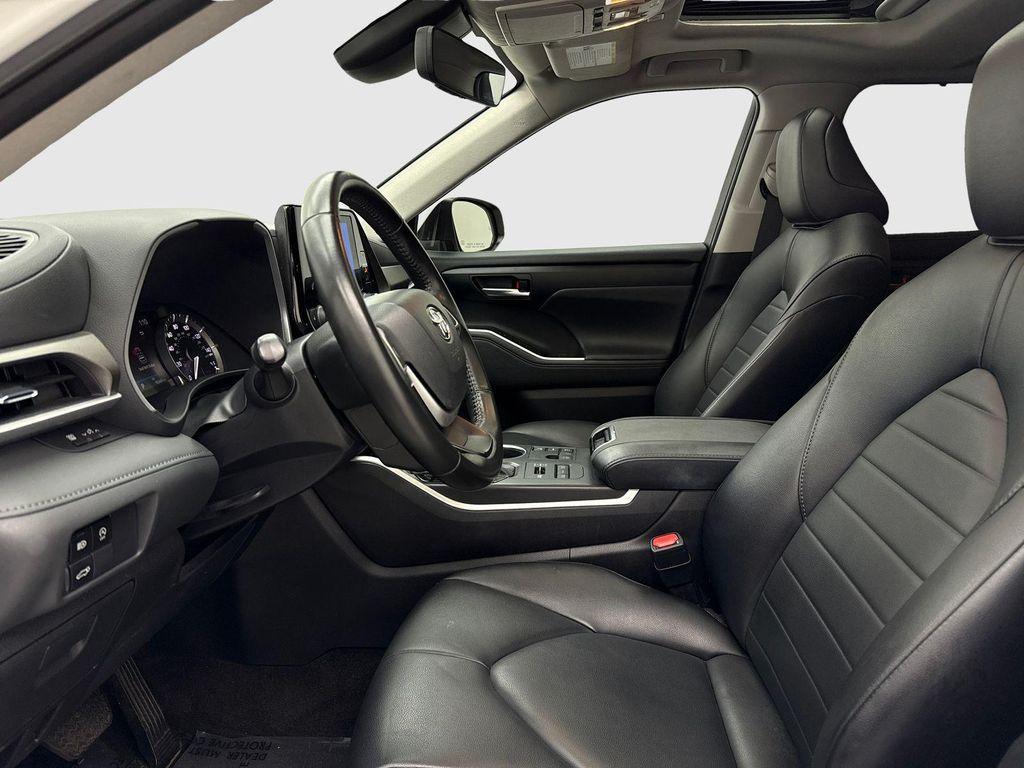 used 2023 Toyota Highlander car, priced at $29,778