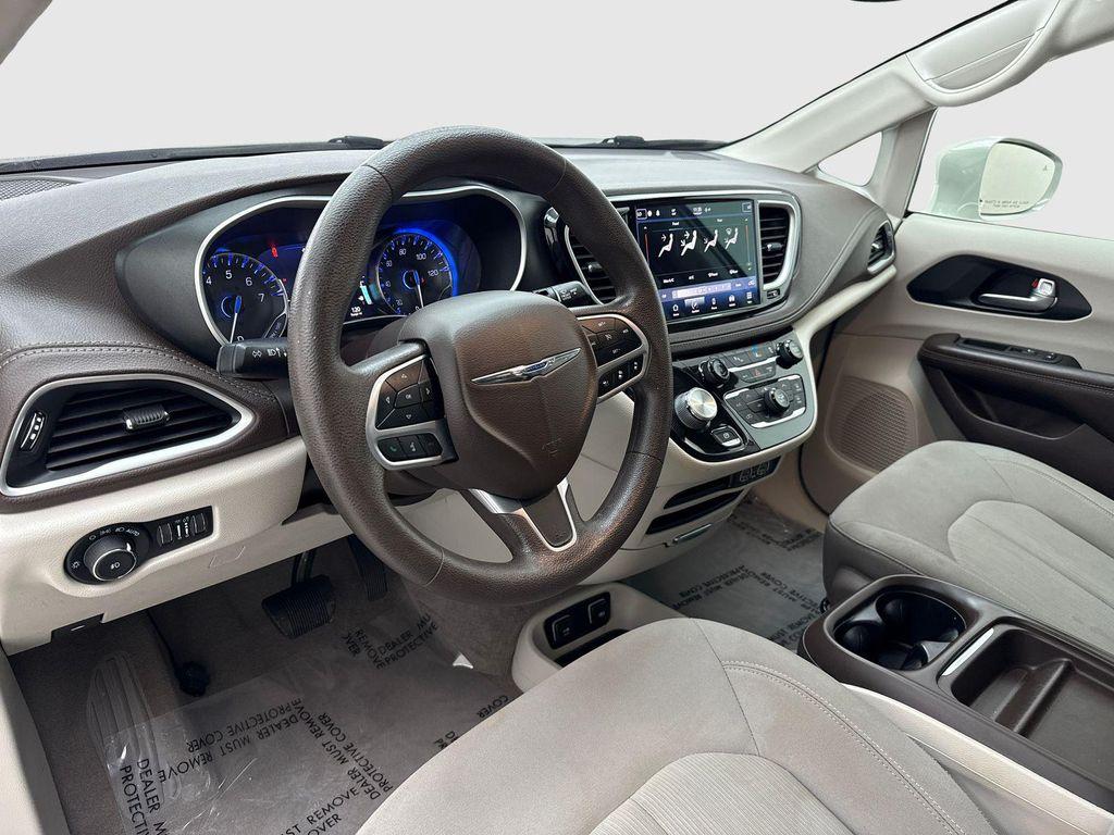 used 2021 Chrysler Pacifica car, priced at $18,688