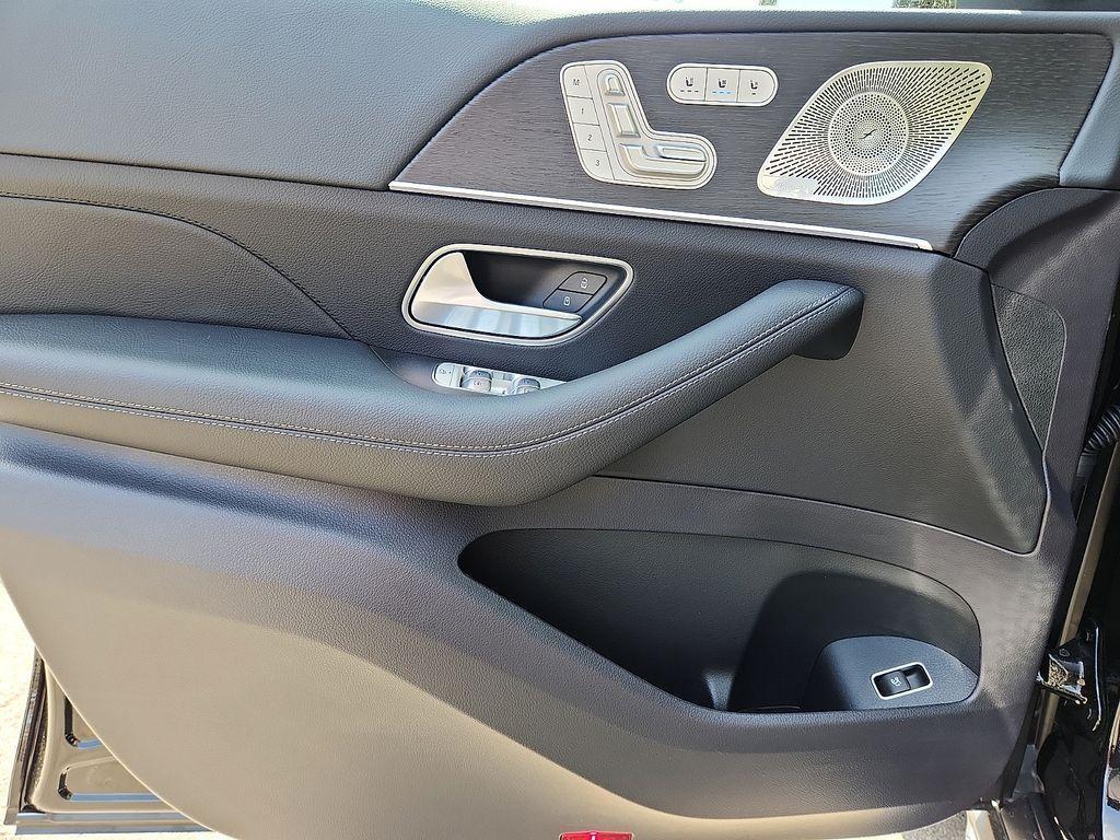 new 2026 Mercedes-Benz GLS 450 car, priced at $98,550