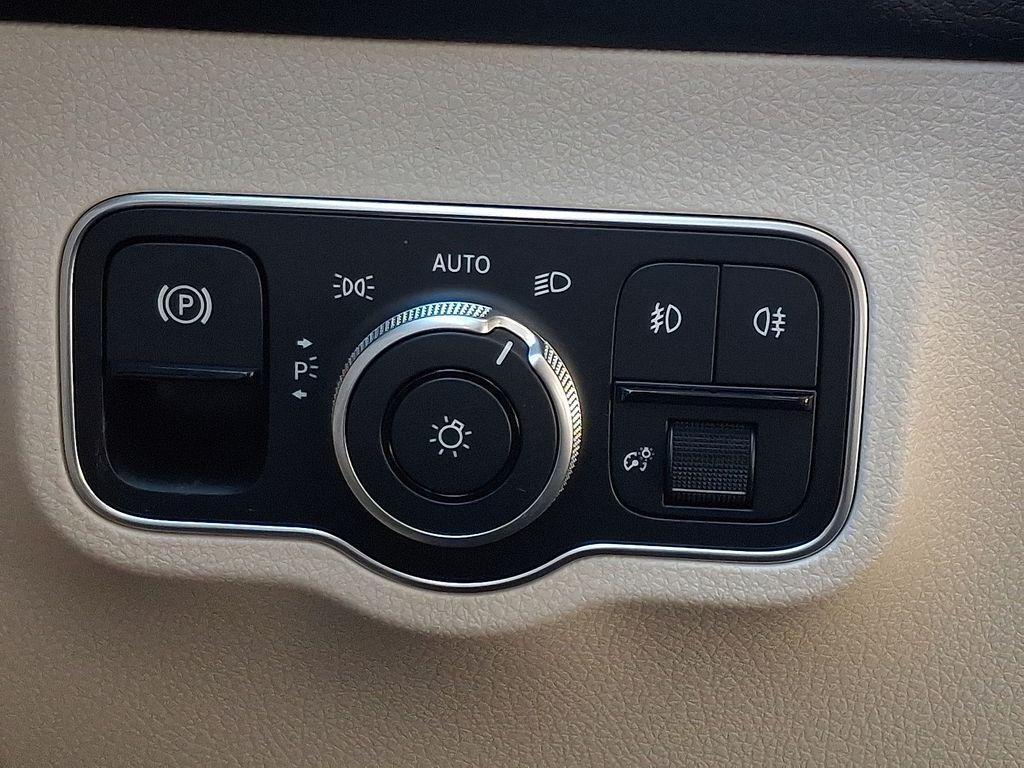 new 2026 Mercedes-Benz GLB 250 car, priced at $50,895