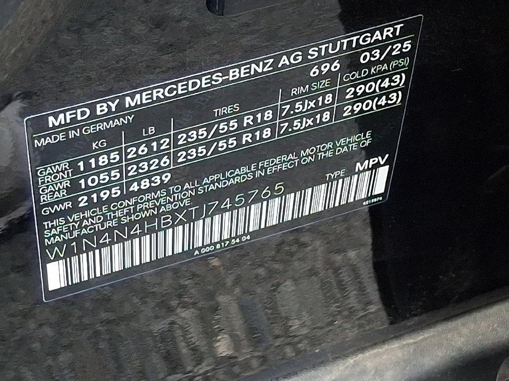 Mercedes-Benz GLA view 27