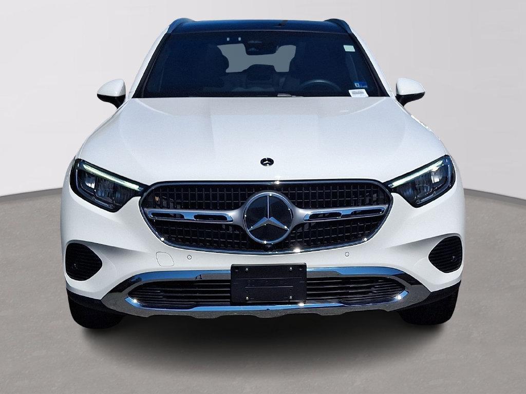 Mercedes-Benz GLC view 2