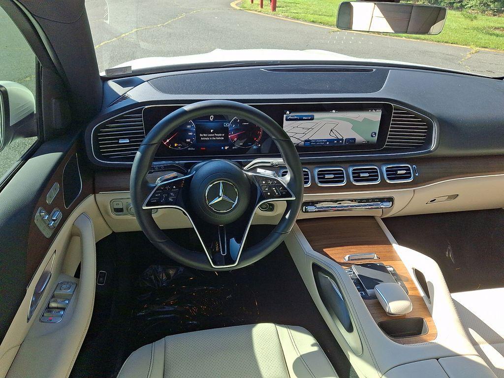 used 2025 Mercedes-Benz GLE 450 car, priced at $67,995