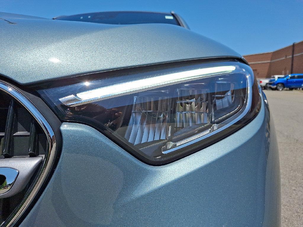 Mercedes-Benz GLC view 9