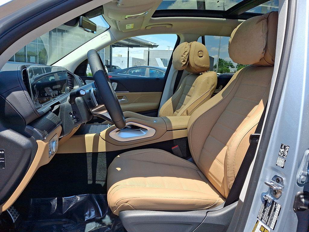 new 2026 Mercedes-Benz GLS 450 car, priced at $105,720
