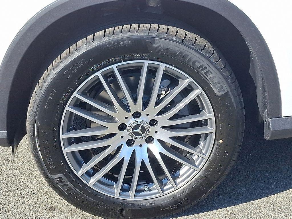 new 2026 Mercedes-Benz GLC 300 car, priced at $54,685