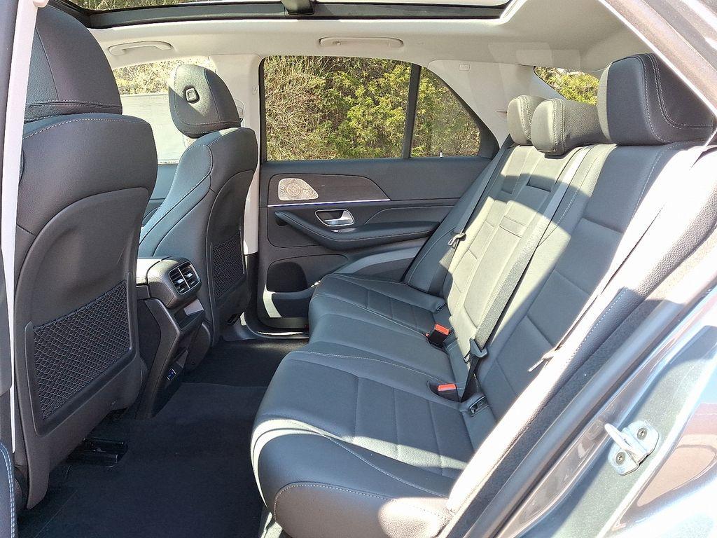 new 2026 Mercedes-Benz GLE 450 car, priced at $78,245