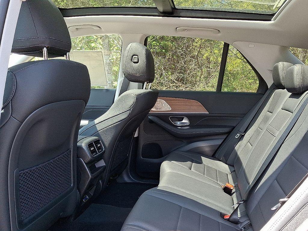 new 2026 Mercedes-Benz GLE 450 car, priced at $90,960