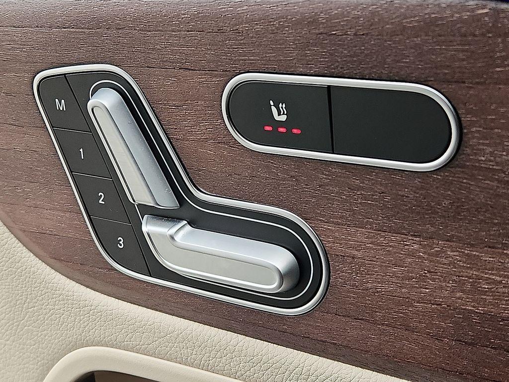 used 2023 Mercedes-Benz GLB 250 car, priced at $32,900