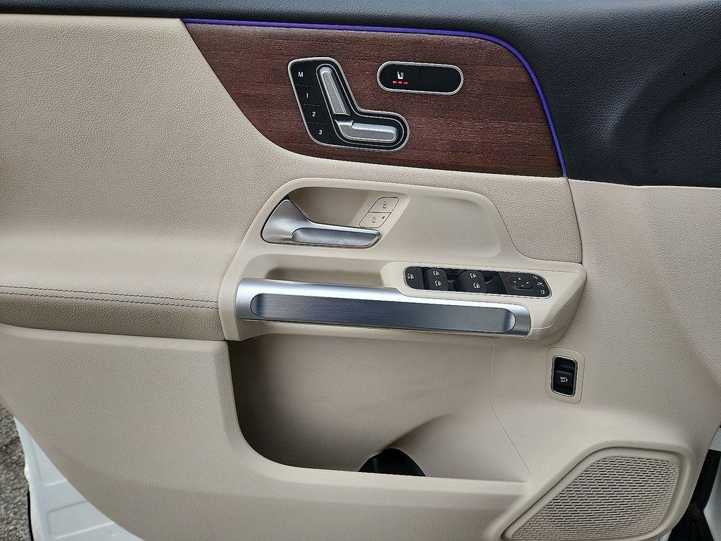 used 2023 Mercedes-Benz GLB 250 car, priced at $32,900