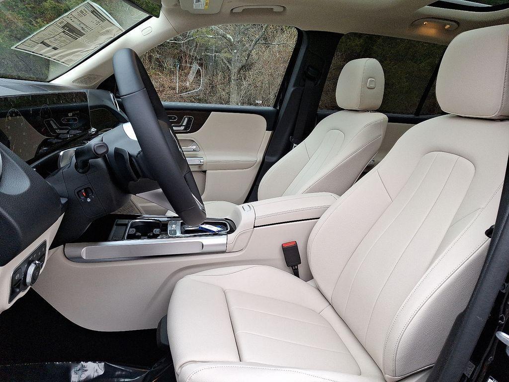 new 2026 Mercedes-Benz GLB 250 car, priced at $51,415