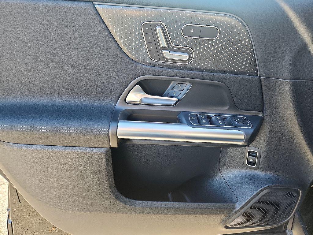 new 2026 Mercedes-Benz GLA 250 car, priced at $47,785