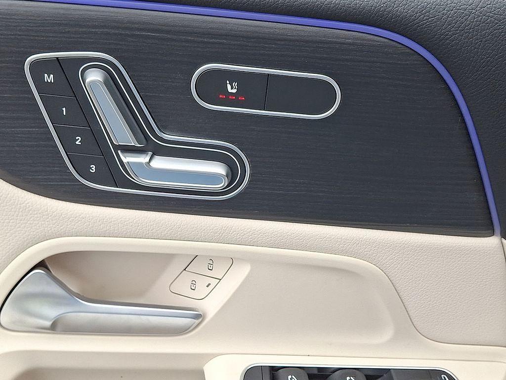 used 2025 Mercedes-Benz GLB 250 car, priced at $44,284