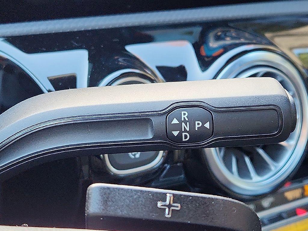 Mercedes-Benz CLA view 10