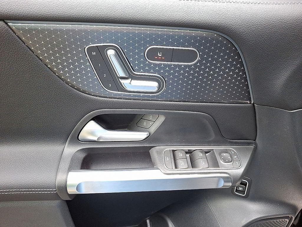 used 2025 Mercedes-Benz GLB 250 car, priced at $44,300