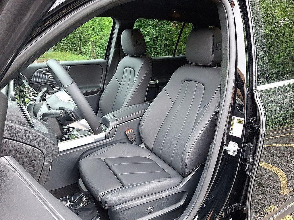 used 2025 Mercedes-Benz GLB 250 car, priced at $44,300