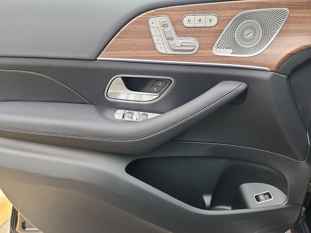 new 2026 Mercedes-Benz GLE 450 car, priced at $81,695