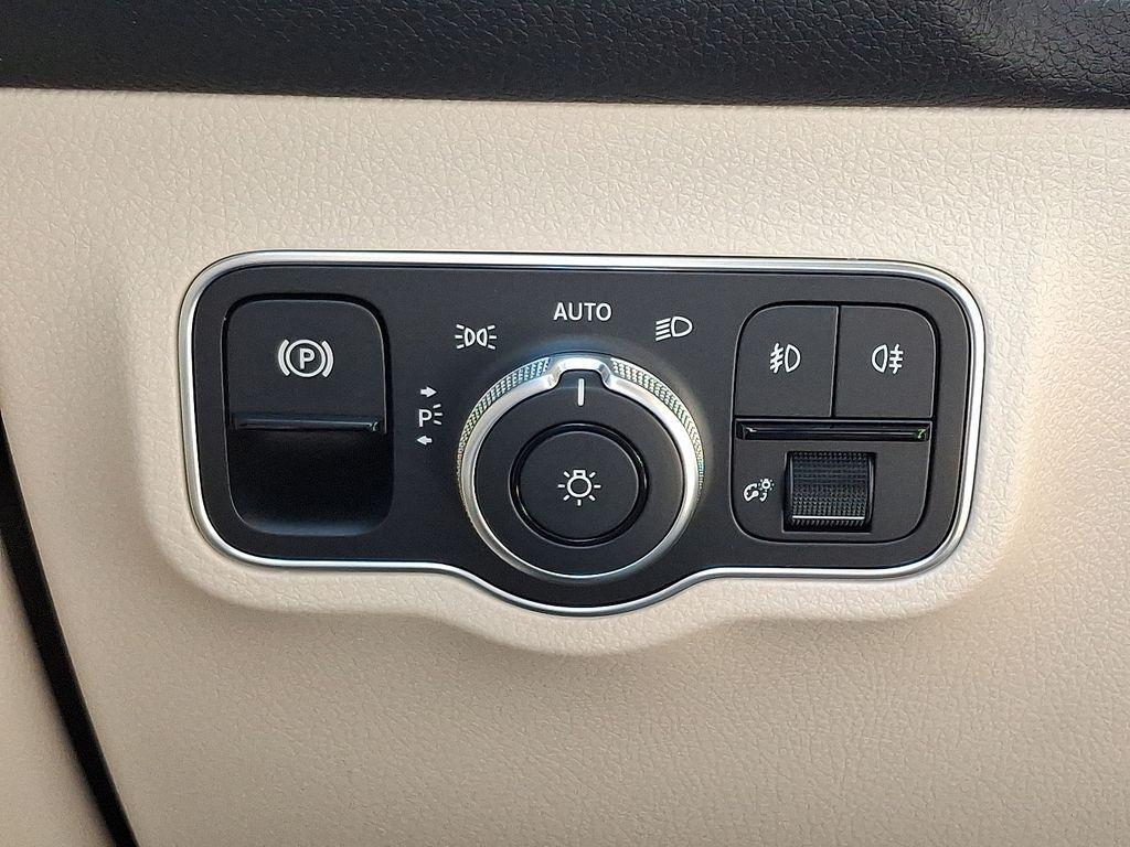 new 2026 Mercedes-Benz GLB 250 car, priced at $52,345