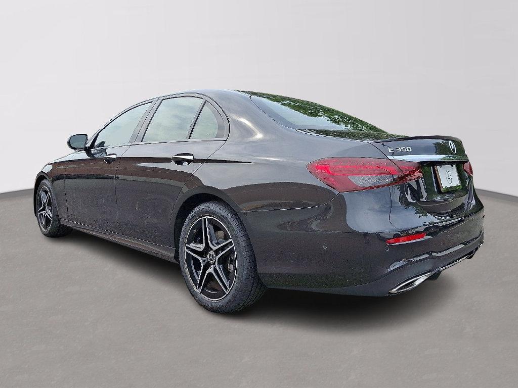 Mercedes-Benz E-Class view 6