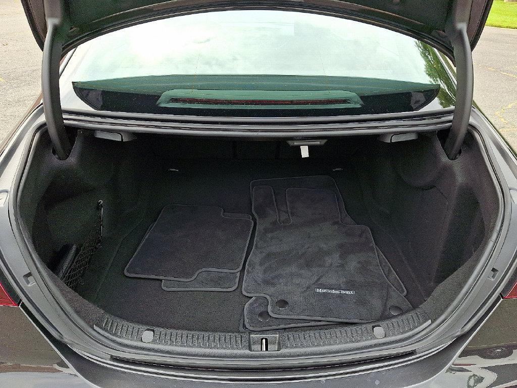 Mercedes-Benz E-Class view 29
